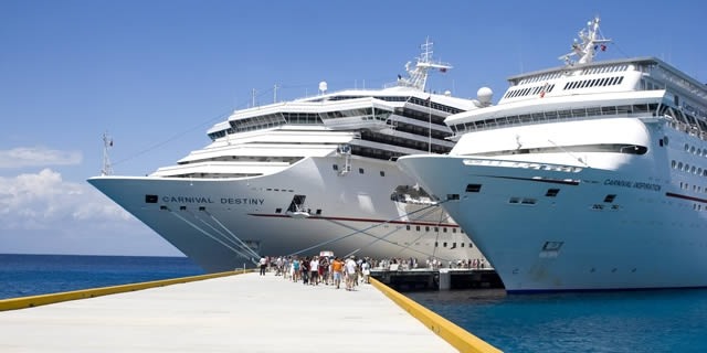 Pullmantur inicia la renovación de su flota