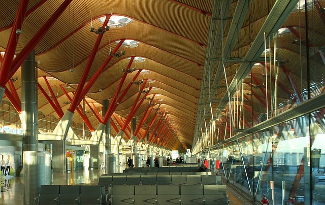 El aeropuerto de Madrid estrena invierno con 13 nuevos destinos