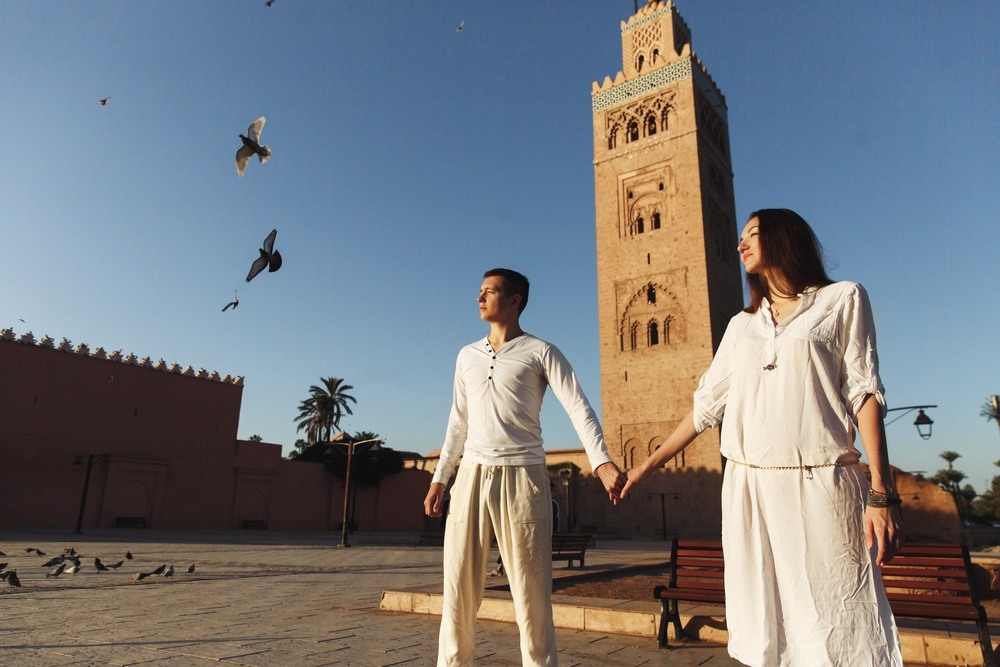 Pareja en la Mezquita de Koutoubia
