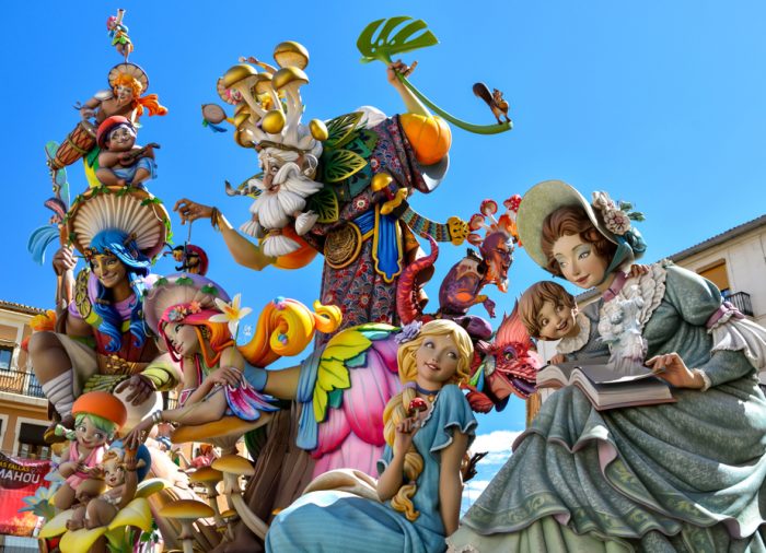Disfruta del mejor viaje a las Fallas de Valencia