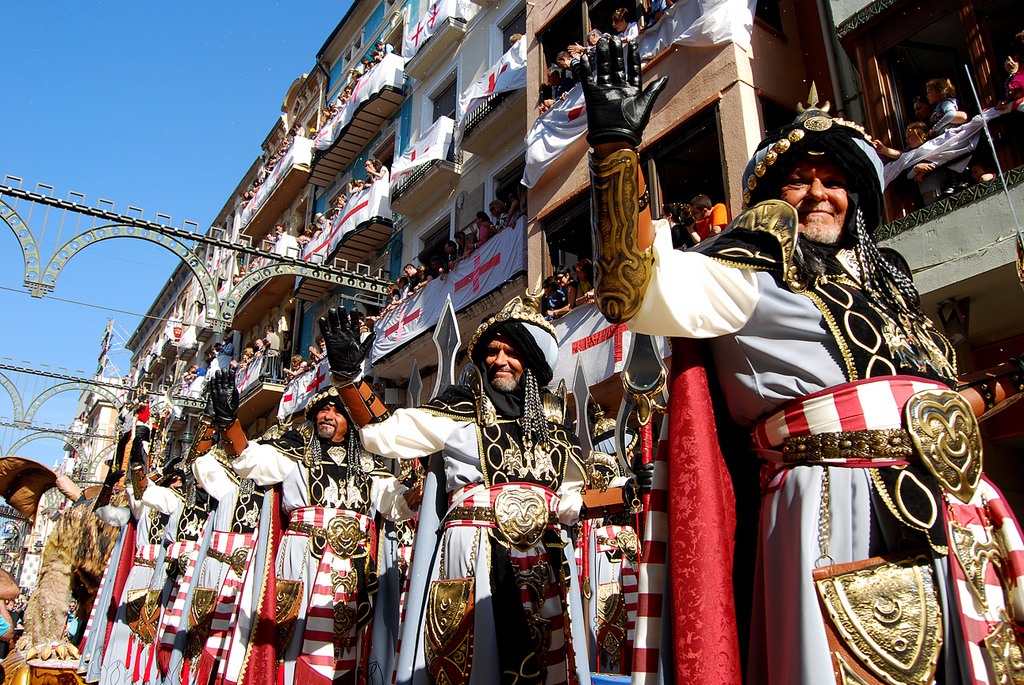 Fiestas populares de Moros y Cristianos
