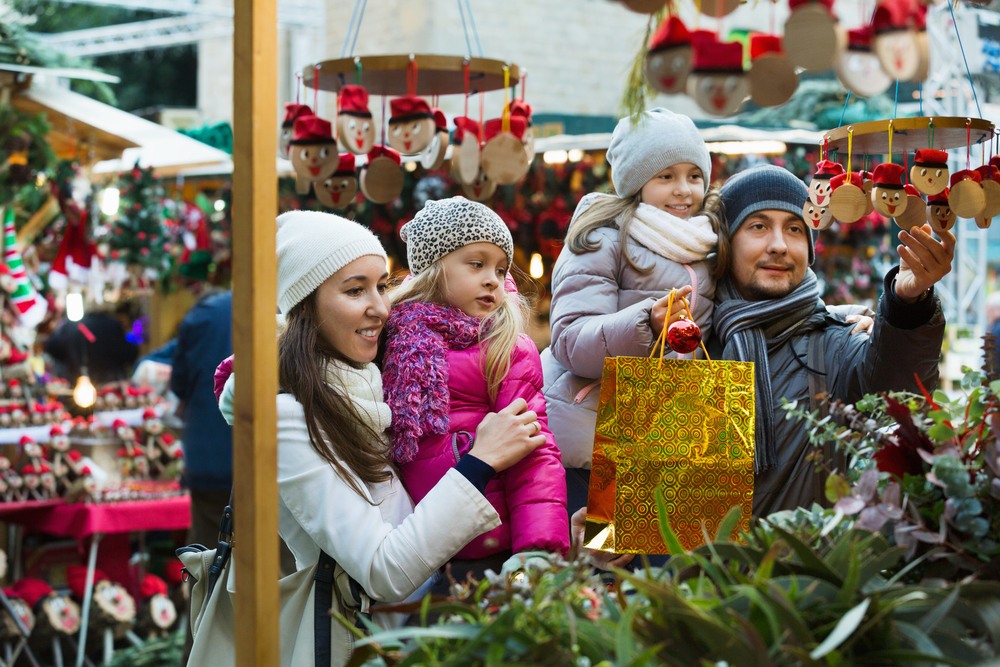 Familia visitando el mercado de Barcelona
