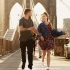 Pareja paseando por el Puente de Brooklyn