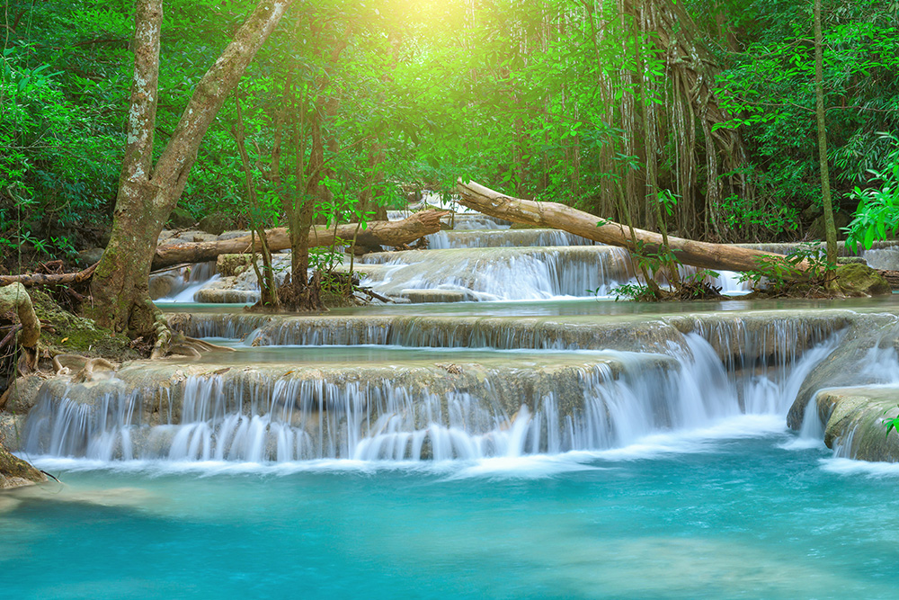 Cascada en plena naturaleza en Tailandia