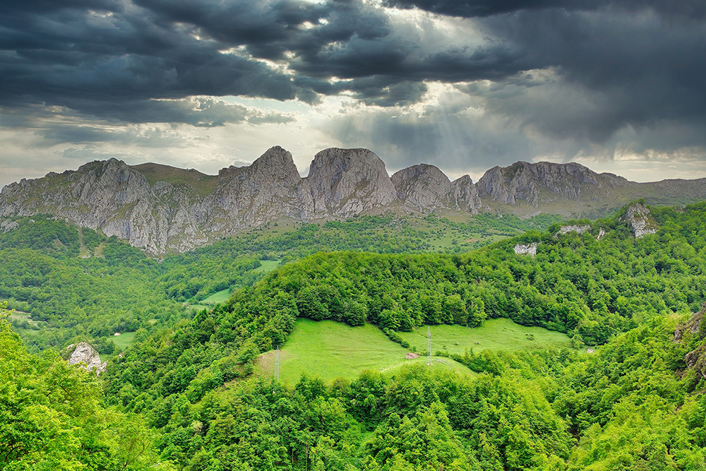 Día nublado en el Parque Natural de Ubiñas La Mesa