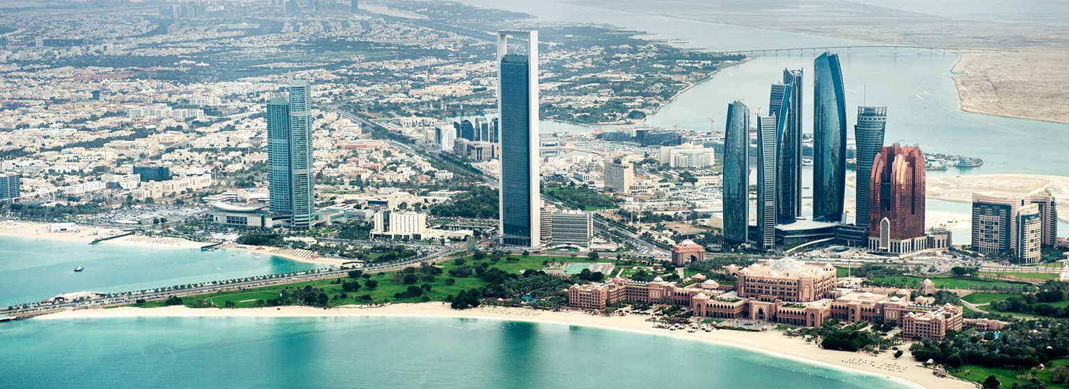 Vista aérea de los rascacielos de Abu Dhabi