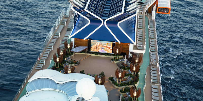 Celebrity Apex - Vista aérea