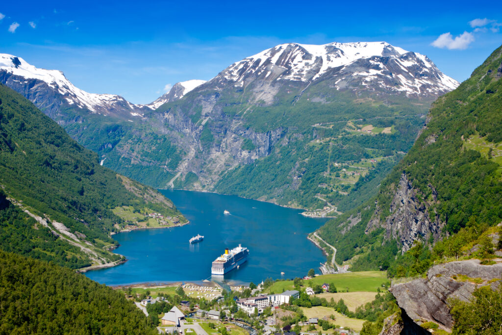Crucero por el fiordo de Geiranger