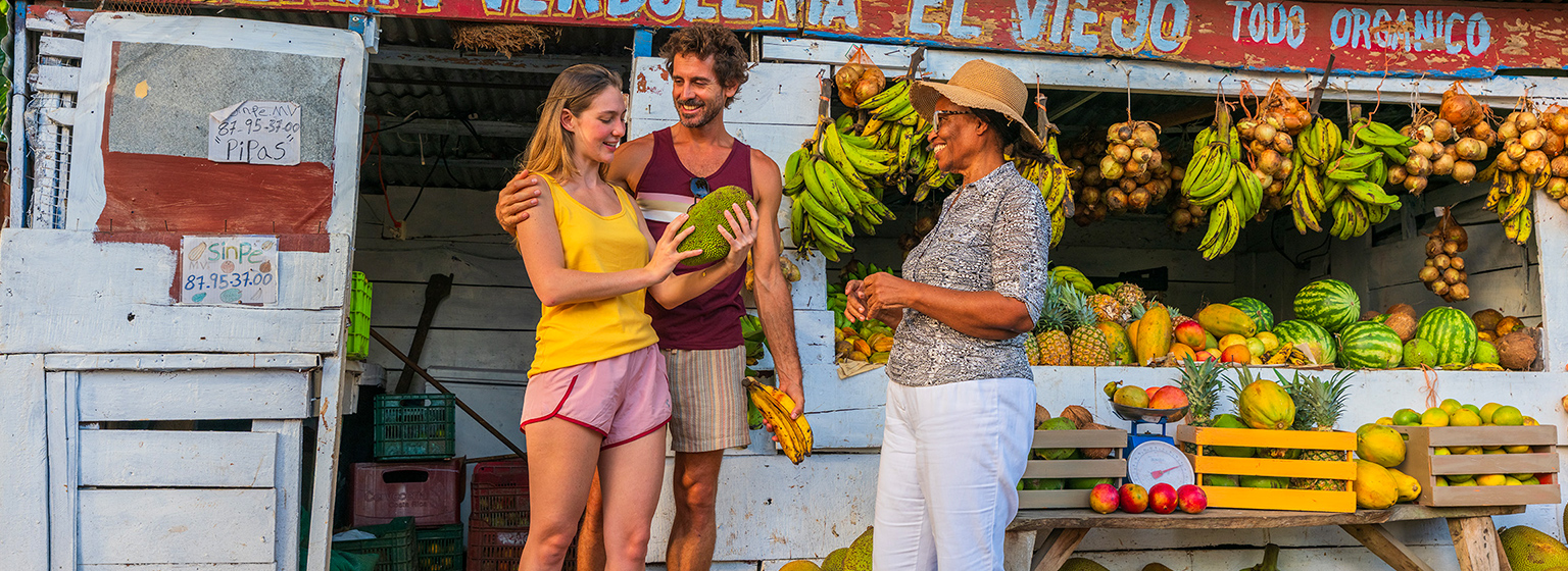 Frutería y verdulería El Viejo, parada obligatoria en Puerto Viejo para descubrir los sabores tropicales